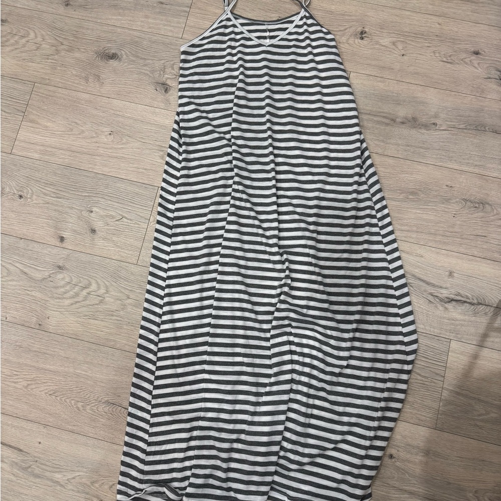 Chic Striped Sleeveless Dress